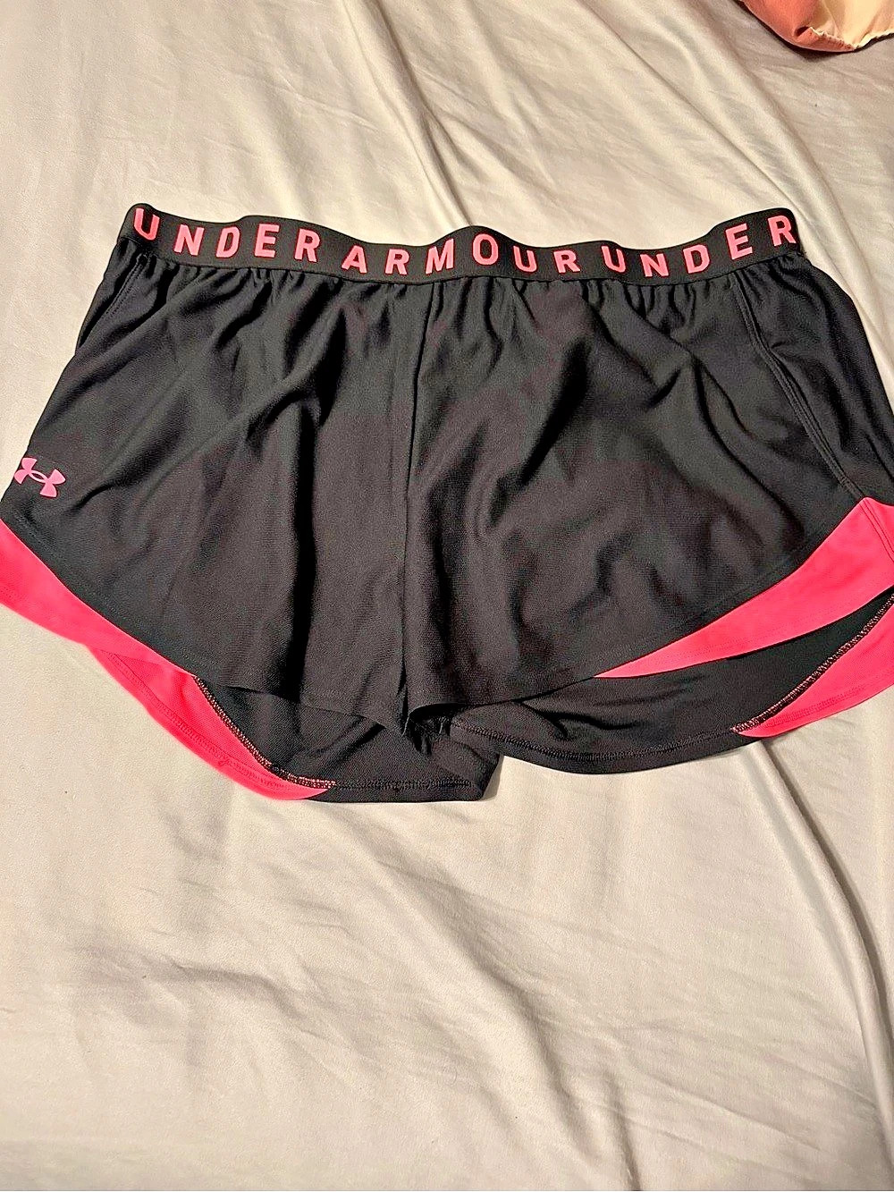 Under Armour Tech Play Up Shorts Black & Pink XXL